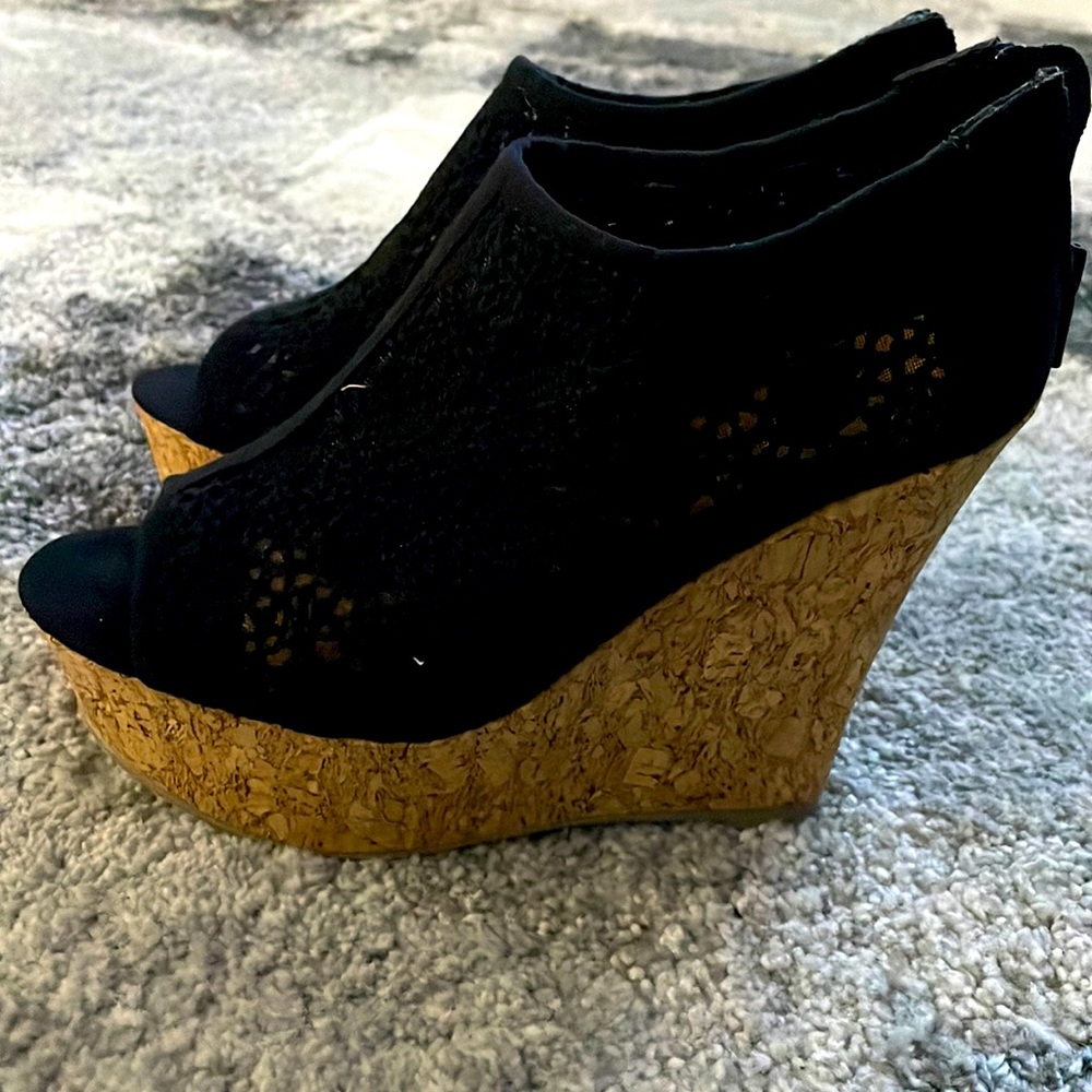 Madden Girl Kendall and Kylie wedge